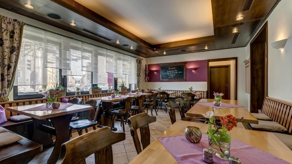 Hotel Restaurant Weihenstephaner Stuben Landshut Exterior photo